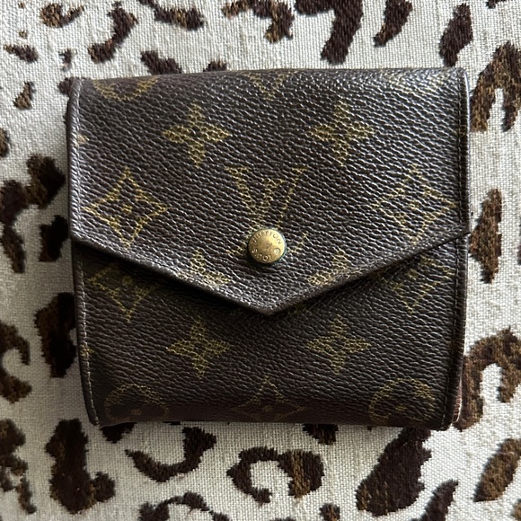 Louis Vuitton Handbags - Vintage Louis Vuitton “Elise” Monogram Tri-Fold Wallet • Iconic LV Style